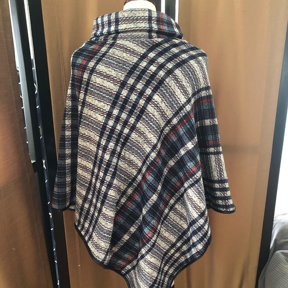 Fleece Turtleneck Poncho - Picture 6 of 6